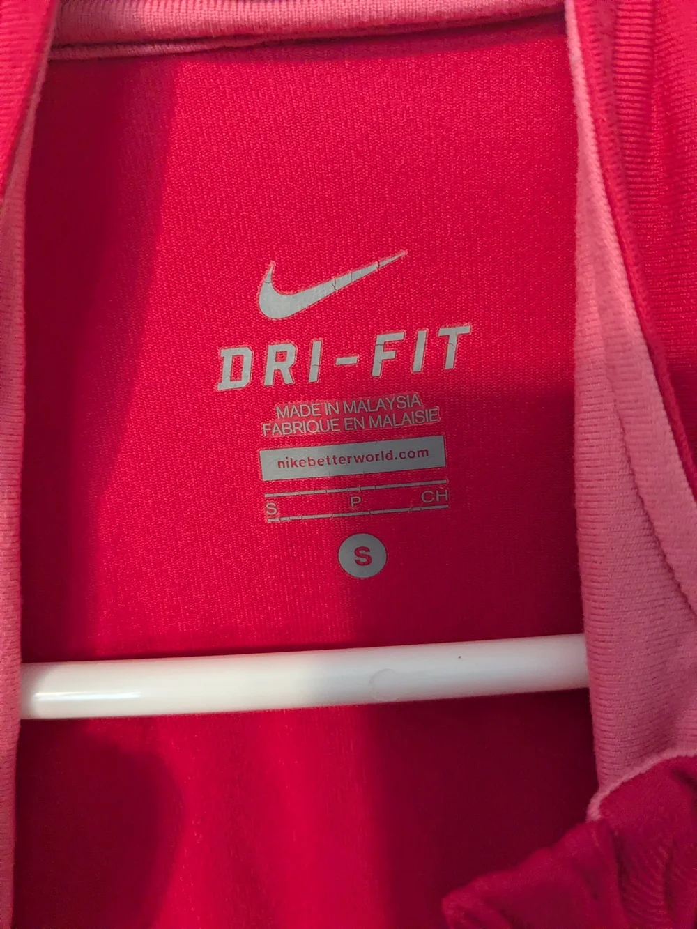 Nike Women’s Half-Zip Long Sleeve Athletic Top